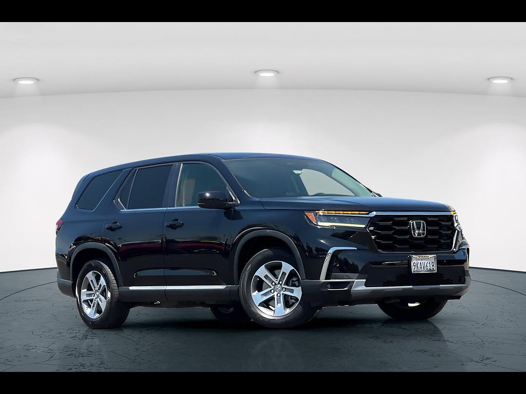 2024 Honda Pilot EX-L w/Rear Captain's Chairs