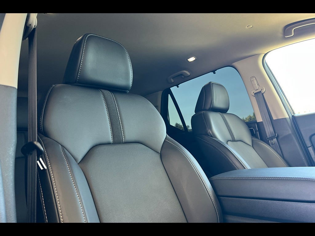 2024 Honda Pilot EX-L w/Rear Captain's Chairs