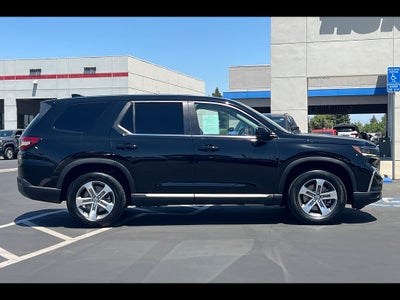 2024 Honda Pilot EX-L w/Rear Captain's Chairs