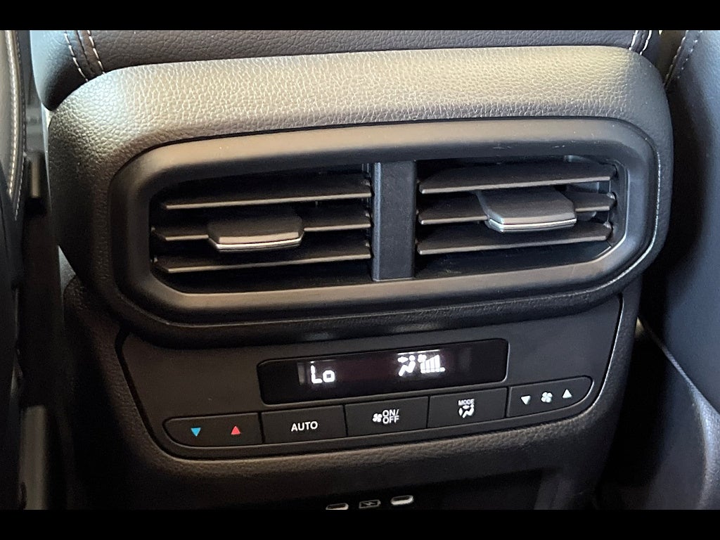 2024 Honda Pilot EX-L w/Rear Captain's Chairs