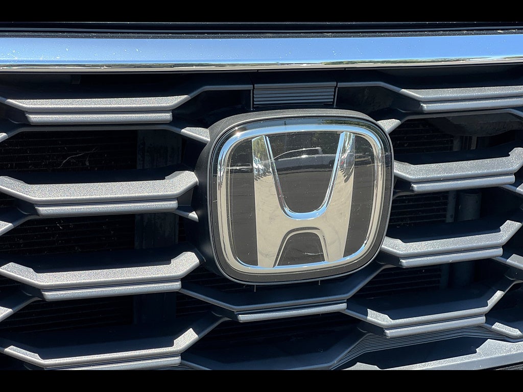 2024 Honda Pilot EX-L w/Rear Captain's Chairs