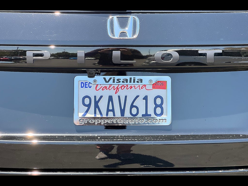 2024 Honda Pilot EX-L w/Rear Captain's Chairs