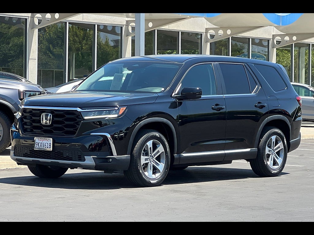 2024 Honda Pilot EX-L w/Rear Captain's Chairs