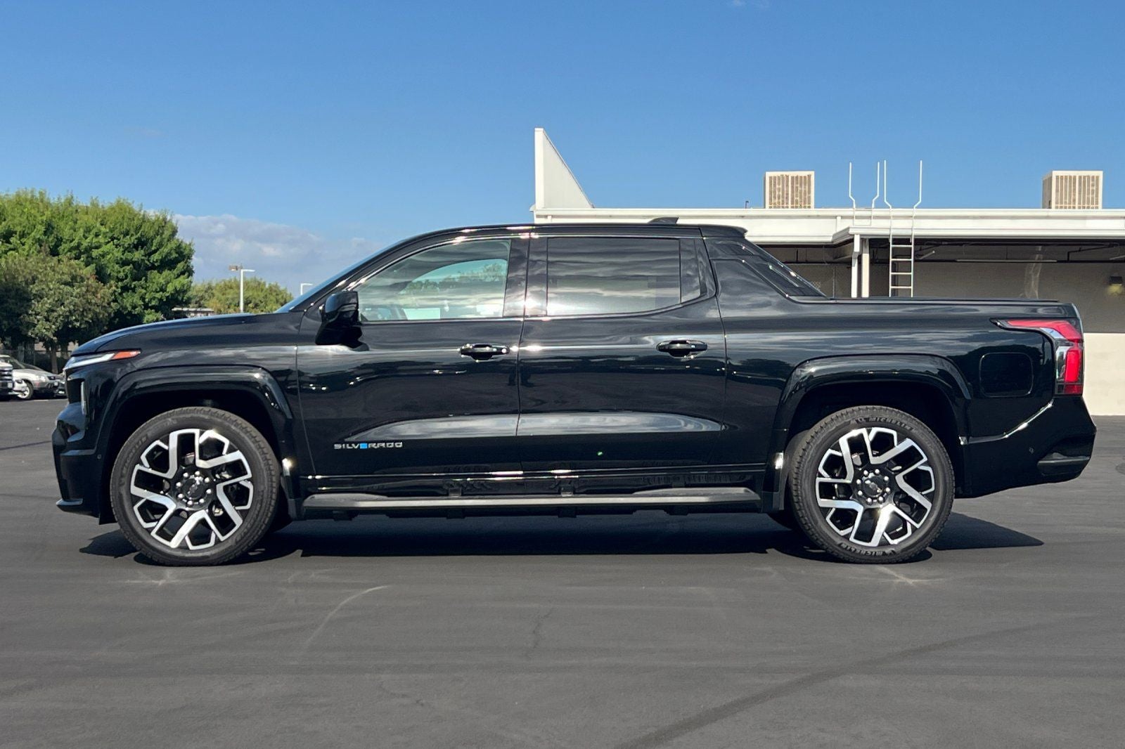 2024 Chevrolet Silverado EV RST