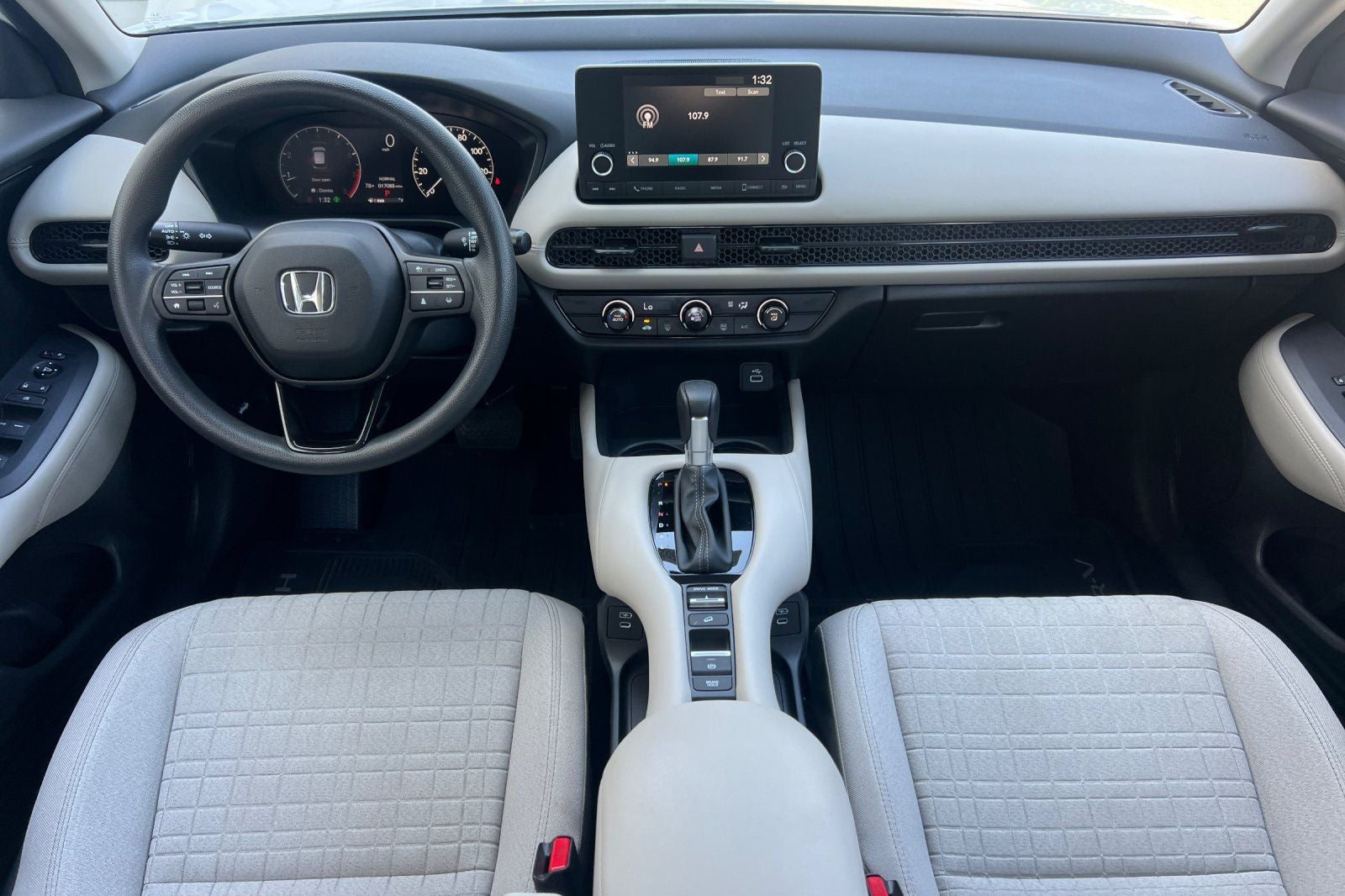 2025 Honda HR-V LX