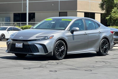 2025 Toyota Camry SE